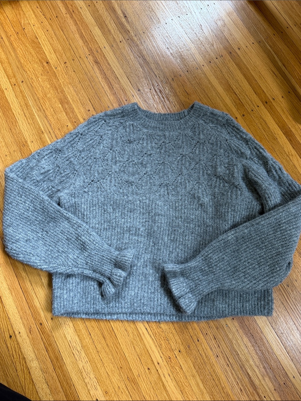 Old Navy Gray Women's Crewneck Sweater with Textured pattern